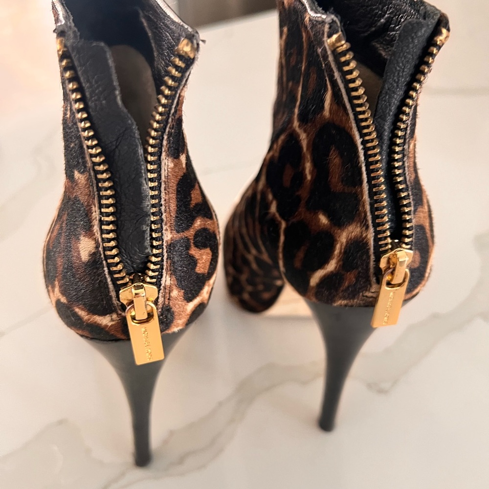 🌺🌺 Michael Kors stiletto booties 🌺🌺 - Picture 2 of 4